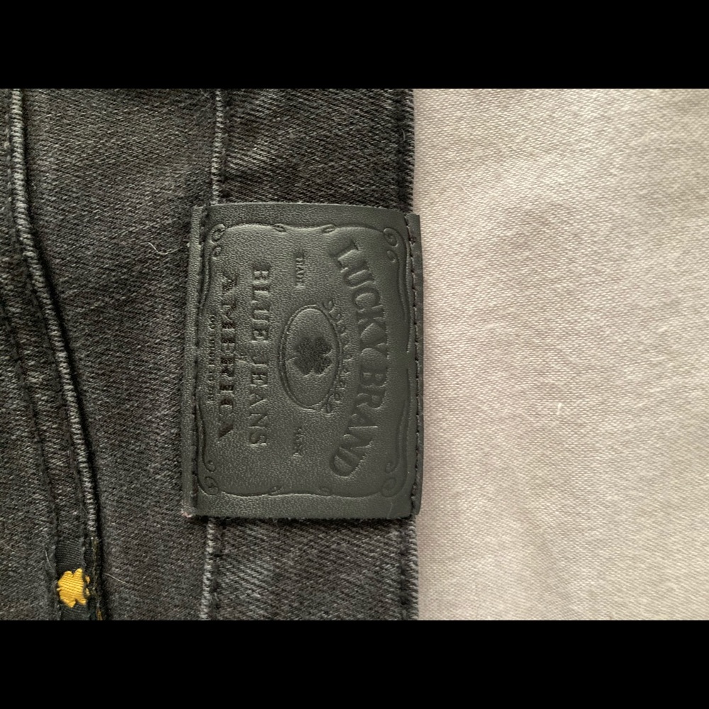 black denim lucky brand skinny jeans!!